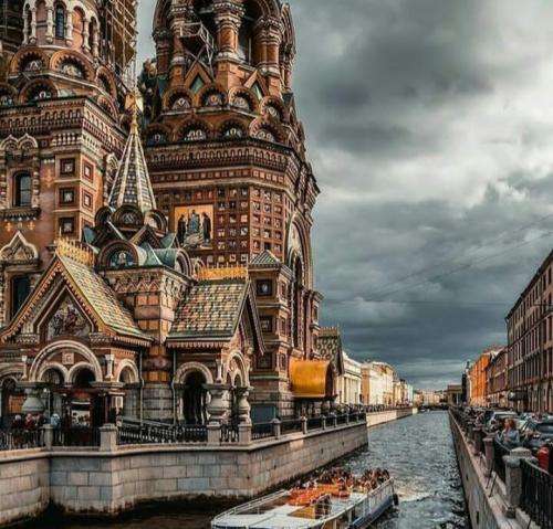 رضا پیشرو از همینجا که هستیم برده روحمو ترانم هرجا بگردی ببینی خونمو خرابس