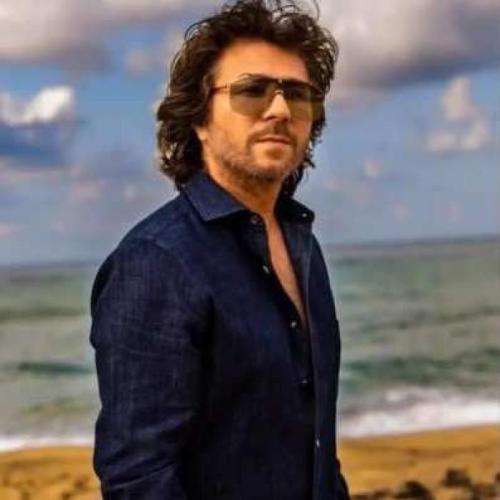 منصور یکی بود یکی نبود زیر گنبد کبود