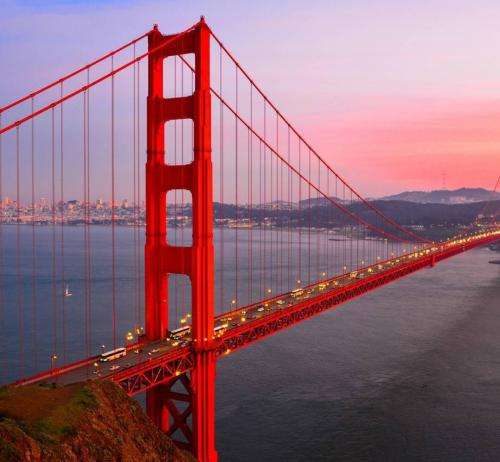 امیر تتلو حالا دم نونوایی فست شارژه حتی آره دست خالی بودیم هم ما زهر آلود