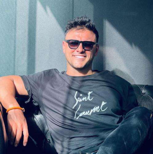 آرمین زارعی اگه میبینی یه وقتا زیادی میشم پیگیرت