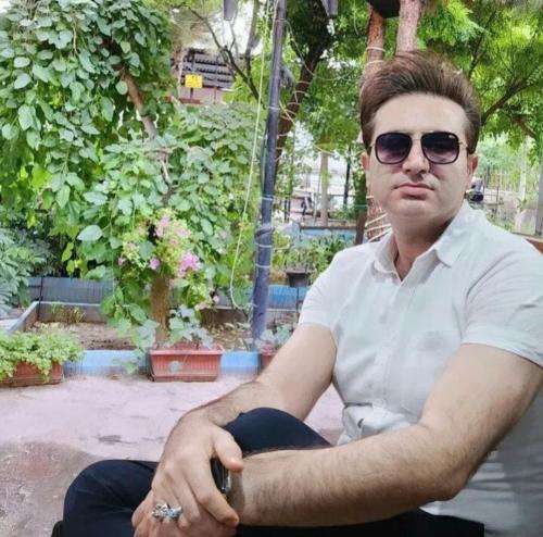 مرتضی جعفرزاده غریبی میکنم با قاب عکست