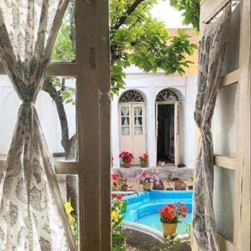 فرق نداره کجا میریم هر جا فقط خونه نرو