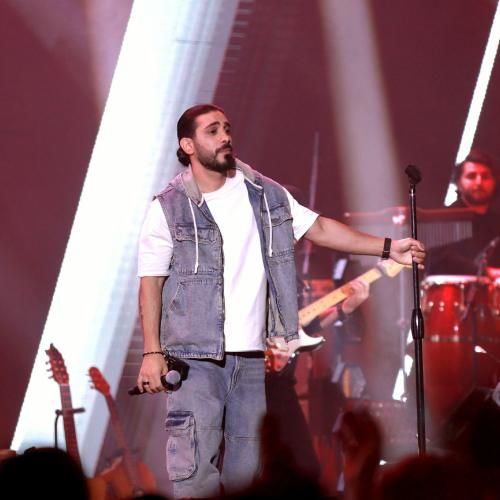 کسری زاهدی مثل چشمام میخوامت تو رو از دور میپامت