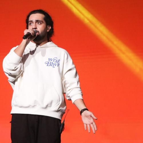 حامیم من خاطراتم با تو رو هرشب مرور میکنم