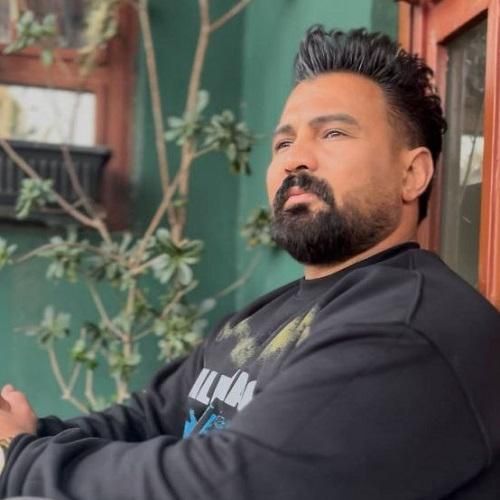 مجتبی آلاله